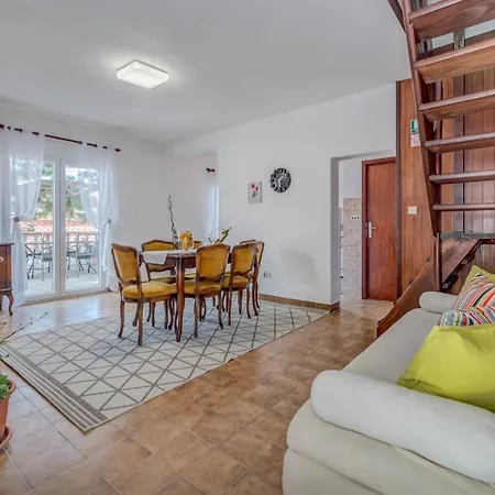 House Kalinic Mimice