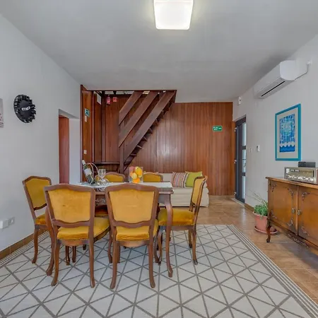 House Kalinic Mimice
